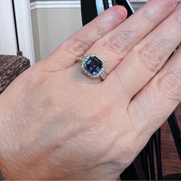 ⭐️ Blue CZ Sterling Silver Ring Size 5.25 - Picture 3 of 13